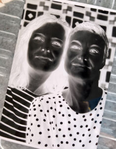 Négatif portrait argentique noir et blanc afghan box 2023